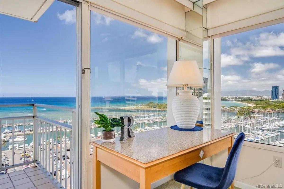 Апарт отель Ilikai #1743 Panoramic Views On Waikiki Beach Гонолулу Экстерьер фото