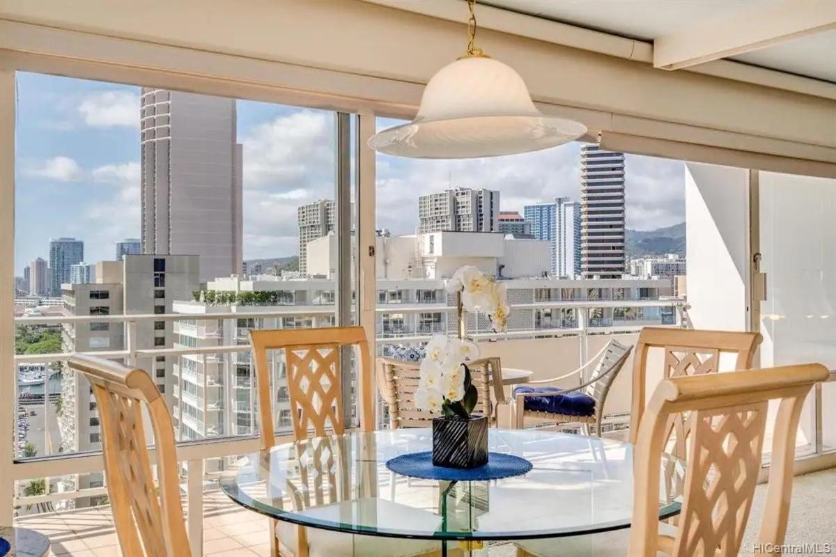 Апарт отель Ilikai #1743 Panoramic Views On Waikiki Beach Гонолулу Экстерьер фото