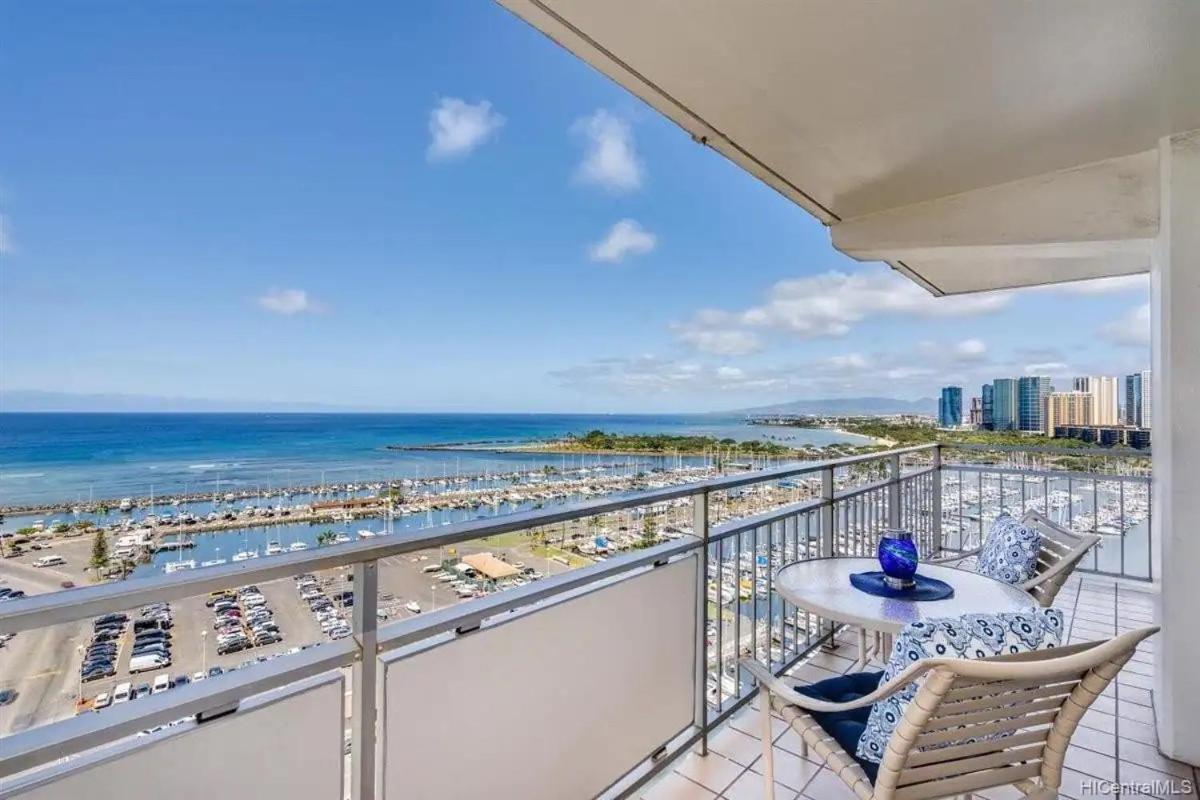 Апарт отель Ilikai #1743 Panoramic Views On Waikiki Beach Гонолулу Экстерьер фото